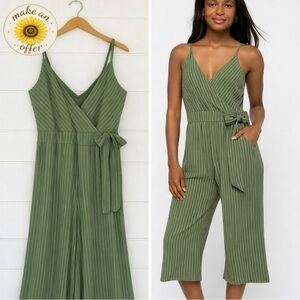 Kaileigh Stitch Fix Green Pinstripe
Wrap Jumpsuit with Adjustable Straps.
Sz L.